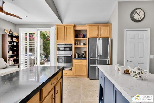 245 Canyon Circle 35, Palm Springs, CA 92264