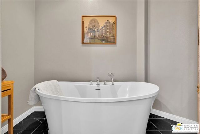 245 Canyon Circle 35, Palm Springs, CA 92264