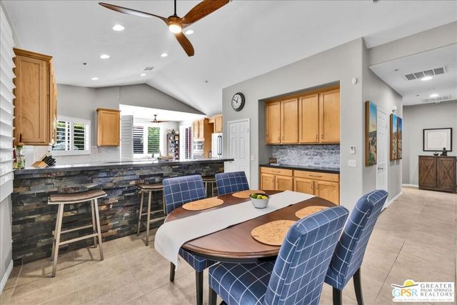 245 Canyon Circle 35, Palm Springs, CA 92264