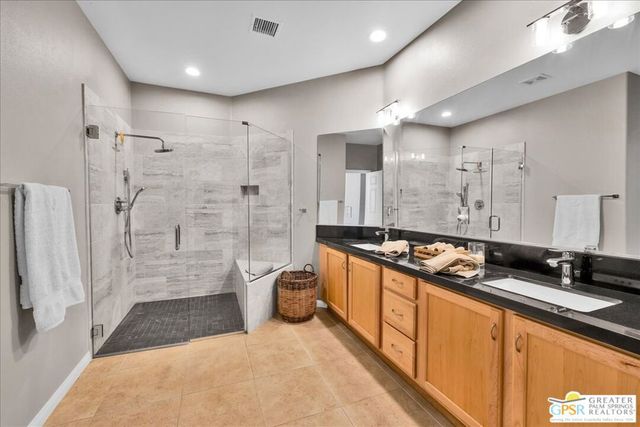 245 Canyon Circle 35, Palm Springs, CA 92264