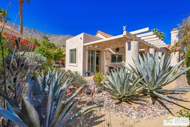 245 Canyon Circle 35, Palm Springs, CA 92264