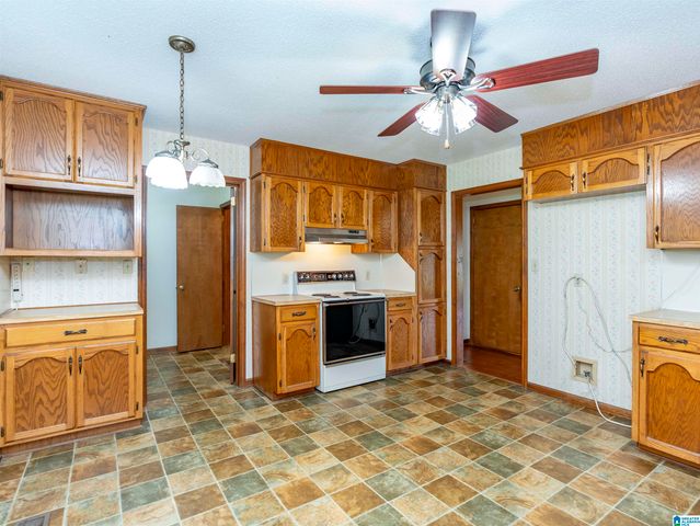 226 HIGHLAND DRIVE, Hueytown, AL 35023