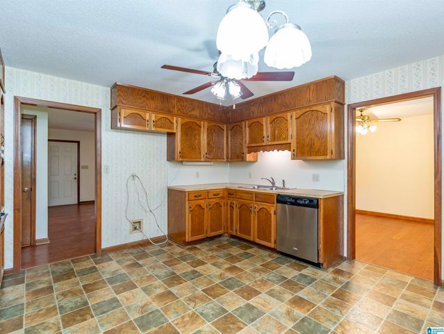 226 HIGHLAND DRIVE, Hueytown, AL 35023