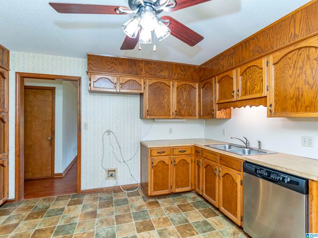 226 HIGHLAND DRIVE, Hueytown, AL 35023