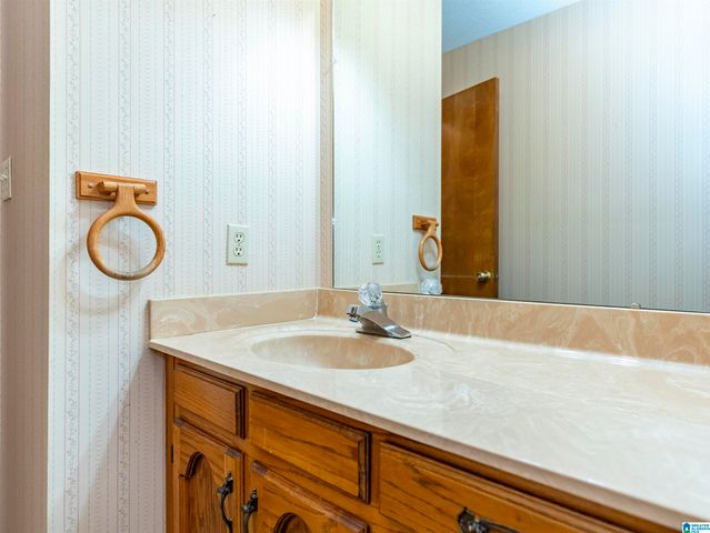 226 HIGHLAND DRIVE, Hueytown, AL 35023