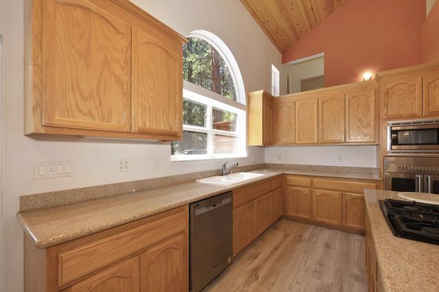 1861 Rubicon Rd, Georgetown, CA 95634