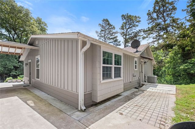 18046 County Road 558, Colcord, OK 74338