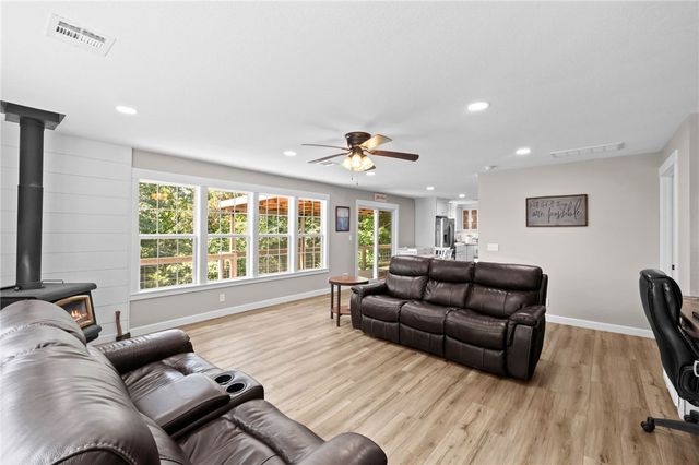 18046 County Road 558, Colcord, OK 74338