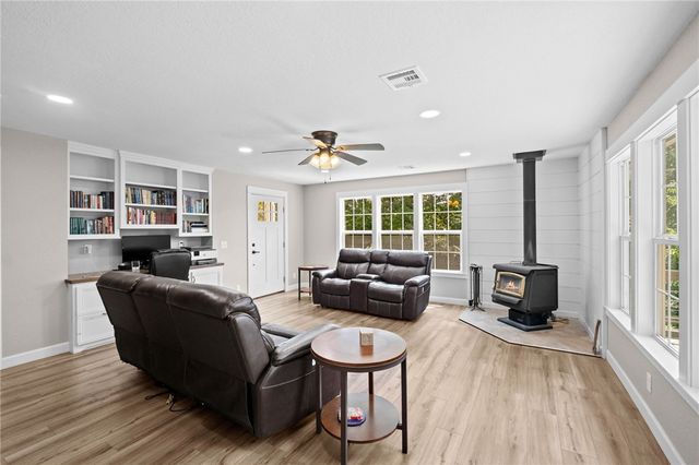 18046 County Road 558, Colcord, OK 74338