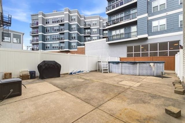 195 AVENUE A, Bayonne, NJ 07002