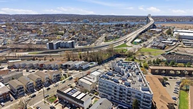 195 AVENUE A, Bayonne, NJ 07002