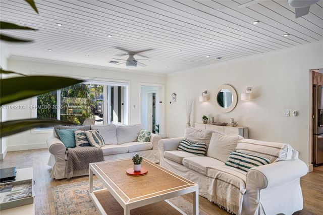 621 86th St, Miami Beach, FL 33141