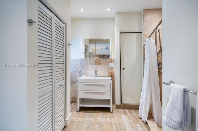 621 86th St, Miami Beach, FL 33141