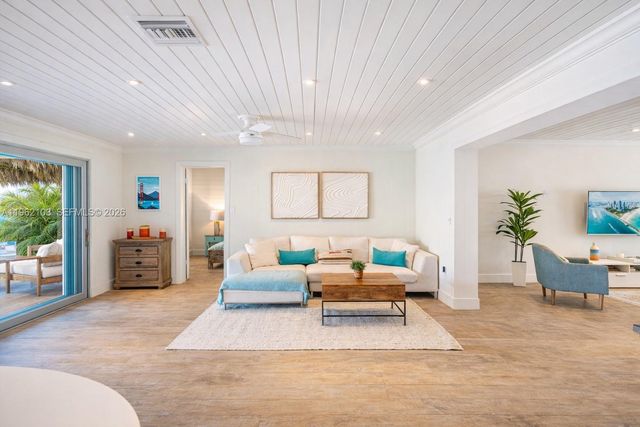 621 86th St, Miami Beach, FL 33141