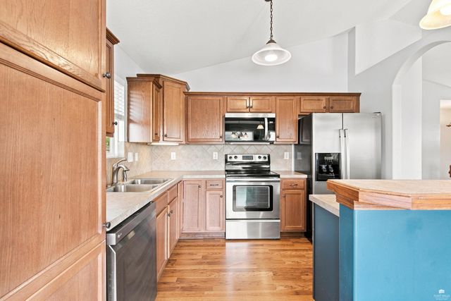 732 Fossilridge Circle, Manhattan, KS 66503