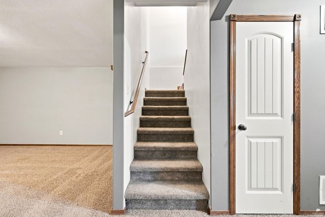 732 Fossilridge Circle, Manhattan, KS 66503