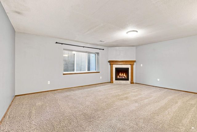 732 Fossilridge Circle, Manhattan, KS 66503