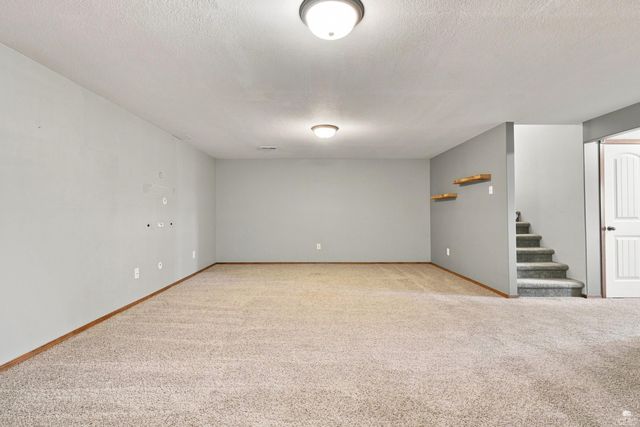 732 Fossilridge Circle, Manhattan, KS 66503
