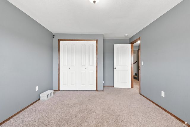 732 Fossilridge Circle, Manhattan, KS 66503