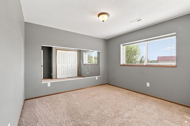 732 Fossilridge Circle, Manhattan, KS 66503