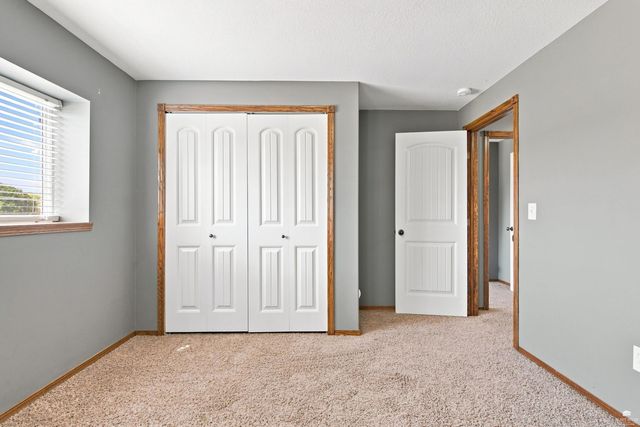 732 Fossilridge Circle, Manhattan, KS 66503