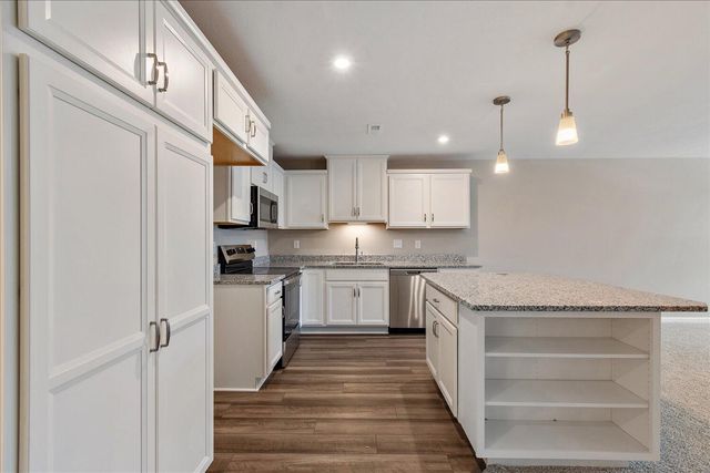 520 Foxhill Drive, 14-103, Crescent Springs, KY 41017