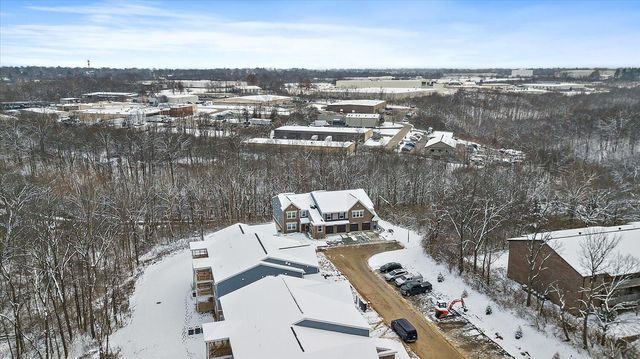 520 Foxhill Drive, 14-103, Crescent Springs, KY 41017