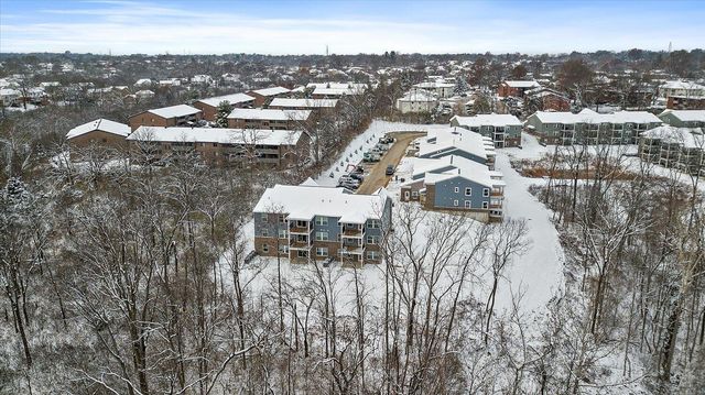 520 Foxhill Drive, 14-103, Crescent Springs, KY 41017