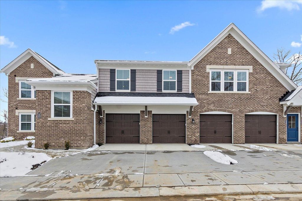 520 Foxhill Drive, 14-103, Crescent Springs, KY 41017