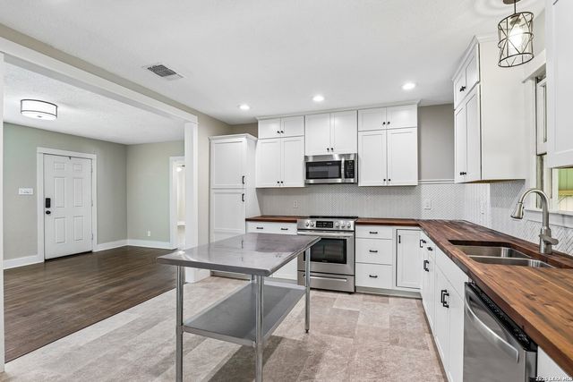 1187 MADELINE ST, New Braunfels, TX 78132
