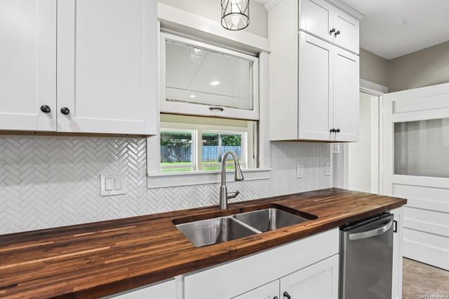 1187 MADELINE ST, New Braunfels, TX 78132