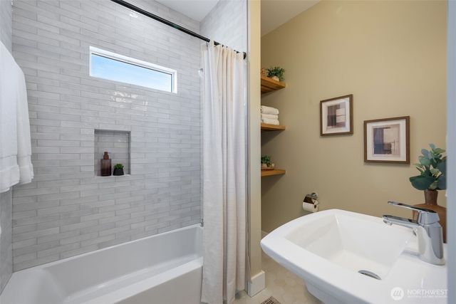 1822 31st Avenue, Seattle, WA 98122