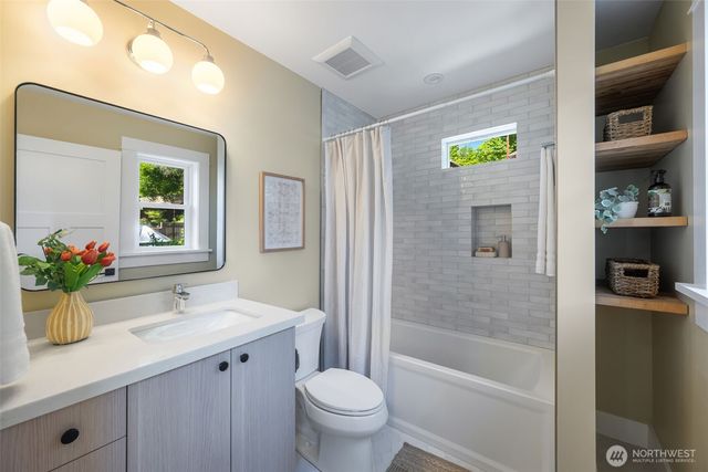 1822 31st Avenue, Seattle, WA 98122