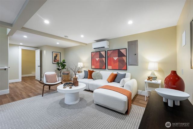 1822 31st Avenue, Seattle, WA 98122