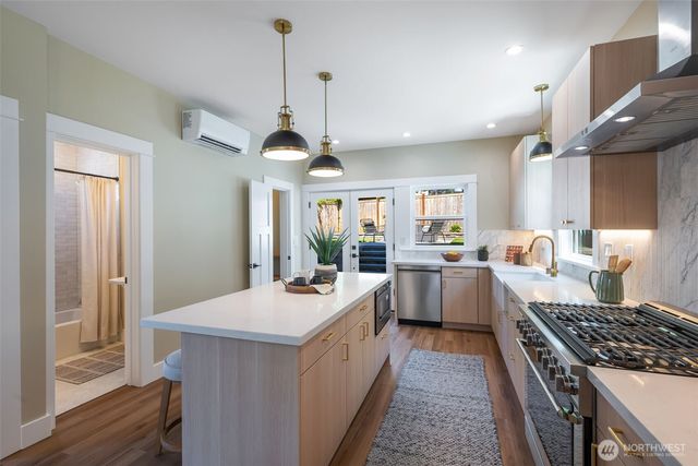 1822 31st Avenue, Seattle, WA 98122