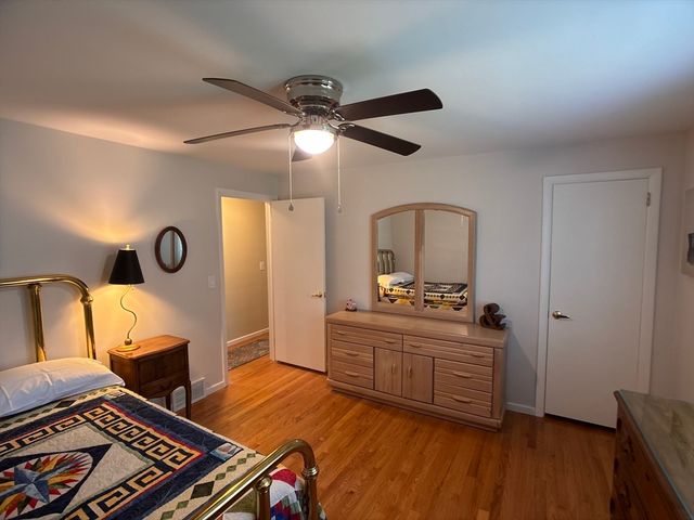 9 Vanguard Ln, Longmeadow, MA 01106