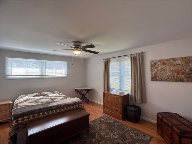 9 Vanguard Ln, Longmeadow, MA 01106