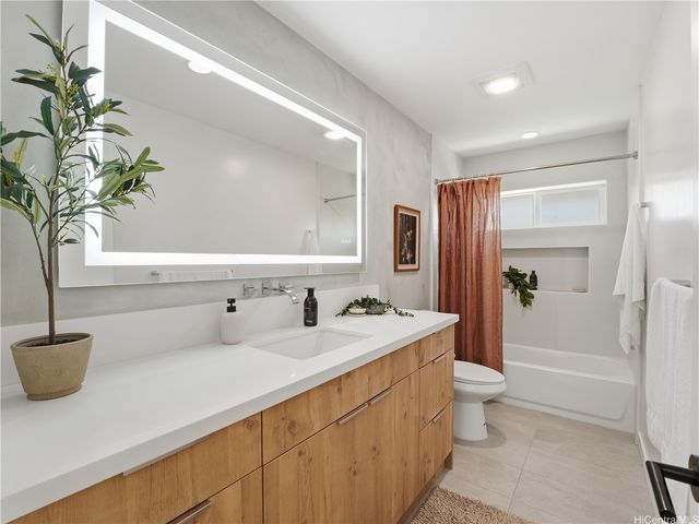 7157 Makaa Street, Honolulu, HI 96825