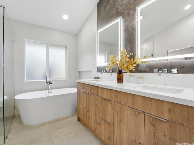 7157 Makaa Street, Honolulu, HI 96825