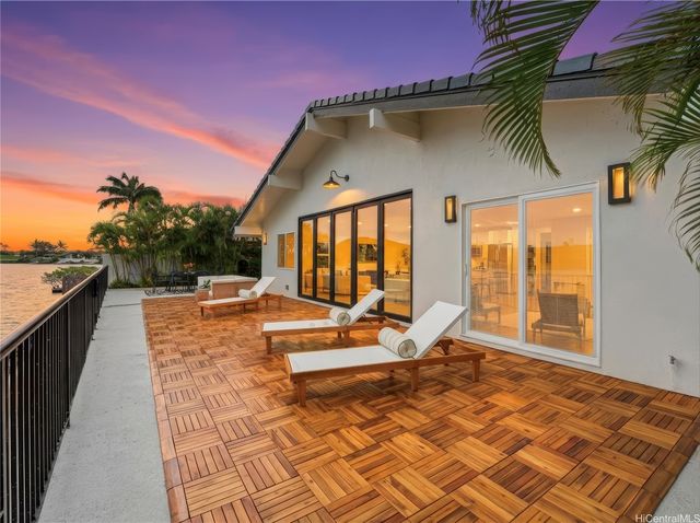 7157 Makaa Street, Honolulu, HI 96825