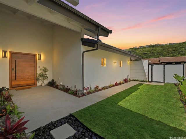 7157 Makaa Street, Honolulu, HI 96825