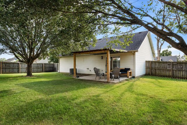416 Barking Dr, Smyrna, TN 37167