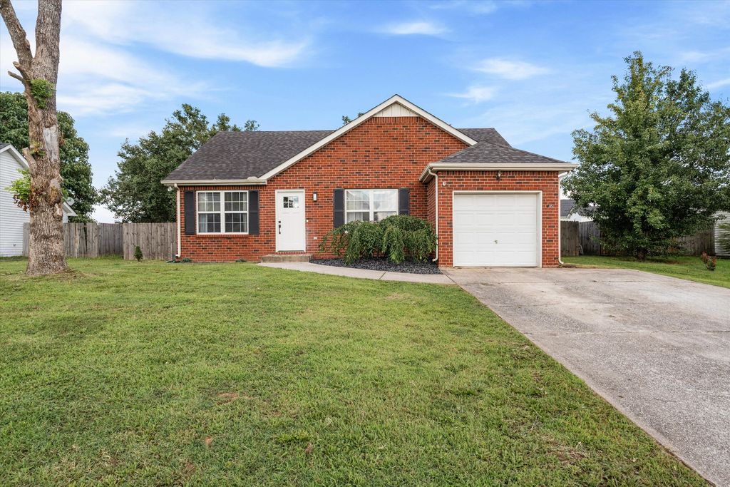 416 Barking Dr, Smyrna, TN 37167