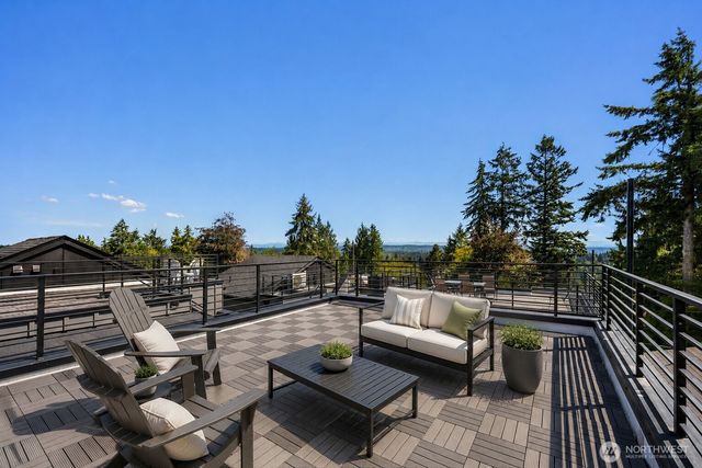 1255 NE 100th Street, Seattle, WA 98125