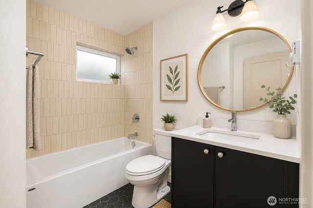 1255 NE 100th Street, Seattle, WA 98125