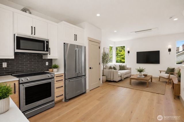 1255 NE 100th Street, Seattle, WA 98125