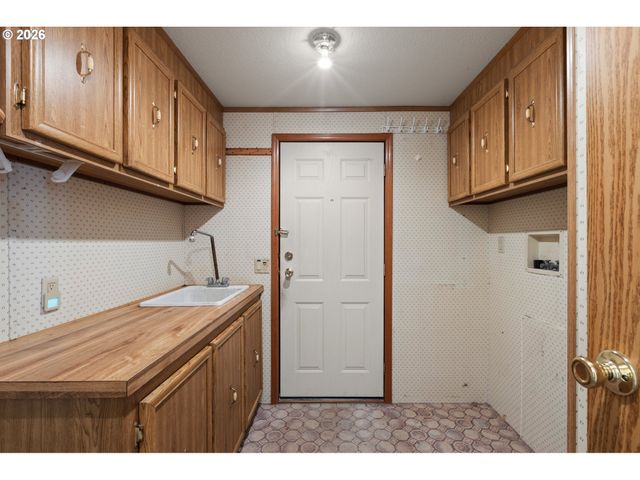 508 GAEL Ln, Myrtle Creek, OR 97457