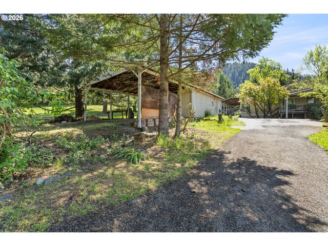 508 GAEL Ln, Myrtle Creek, OR 97457