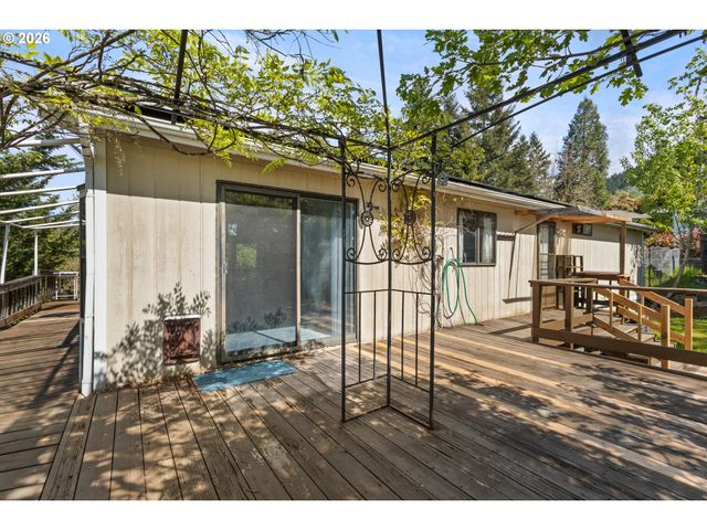 508 GAEL Ln, Myrtle Creek, OR 97457