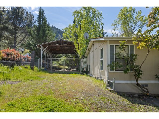 508 GAEL Ln, Myrtle Creek, OR 97457